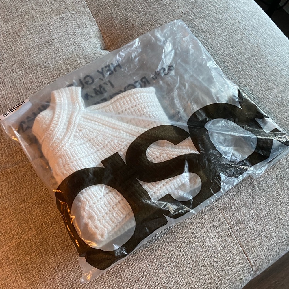 NWT✨ASOS Design Crochet Halter Neck Top - Picture 8 of 8